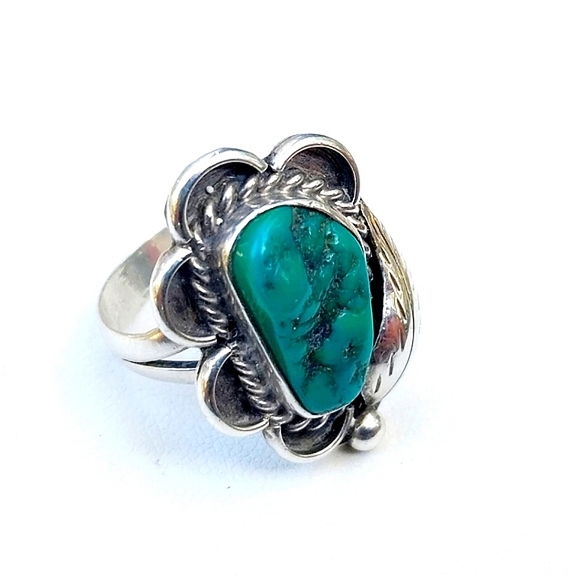 Vintage Navajo Old Pawn Sterling Silver Ring with Rare Green-Blue Turquoise - Picture 9 of 11